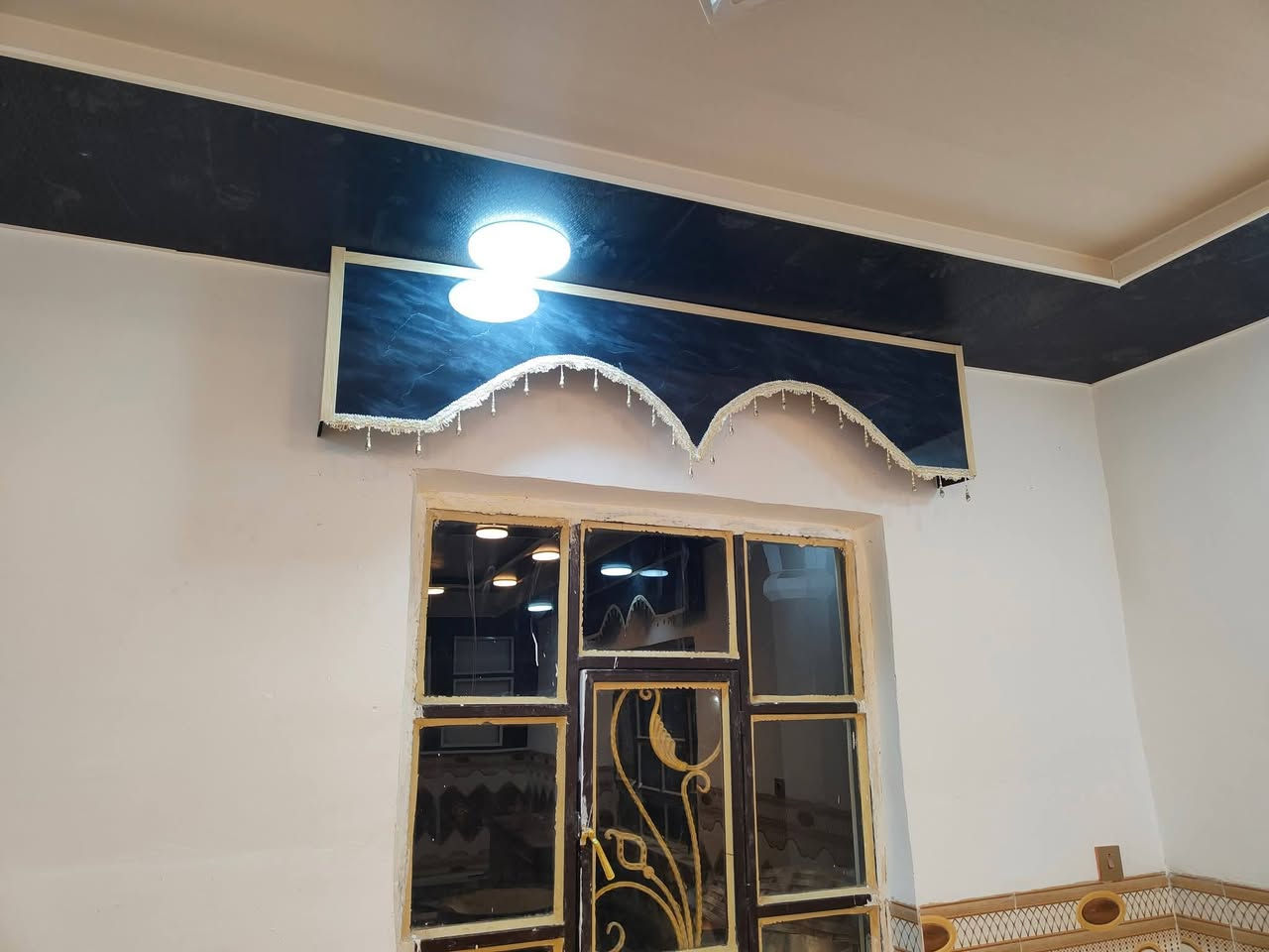 من اعمالنا للسقوف الثانويه والديكورات
#يتوفر

#سقف_ثانوي_تغليف_حائط__ديكور_بلازمه_بديل_االخشب_بديل_الرخام_سحب_بلاستك_
***********
***********

#قصط_ونقد__بسعر_مناسب
