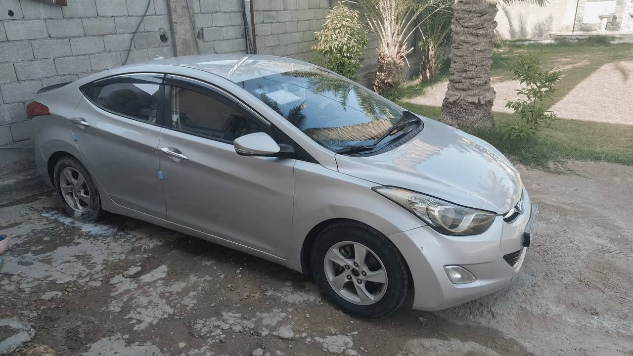 سلام عليكم سياره افانتي موديل 2011خليجي رقم بغداد انكليزي السعر 120وبيها مجال رقم صاحب السياره ***********
