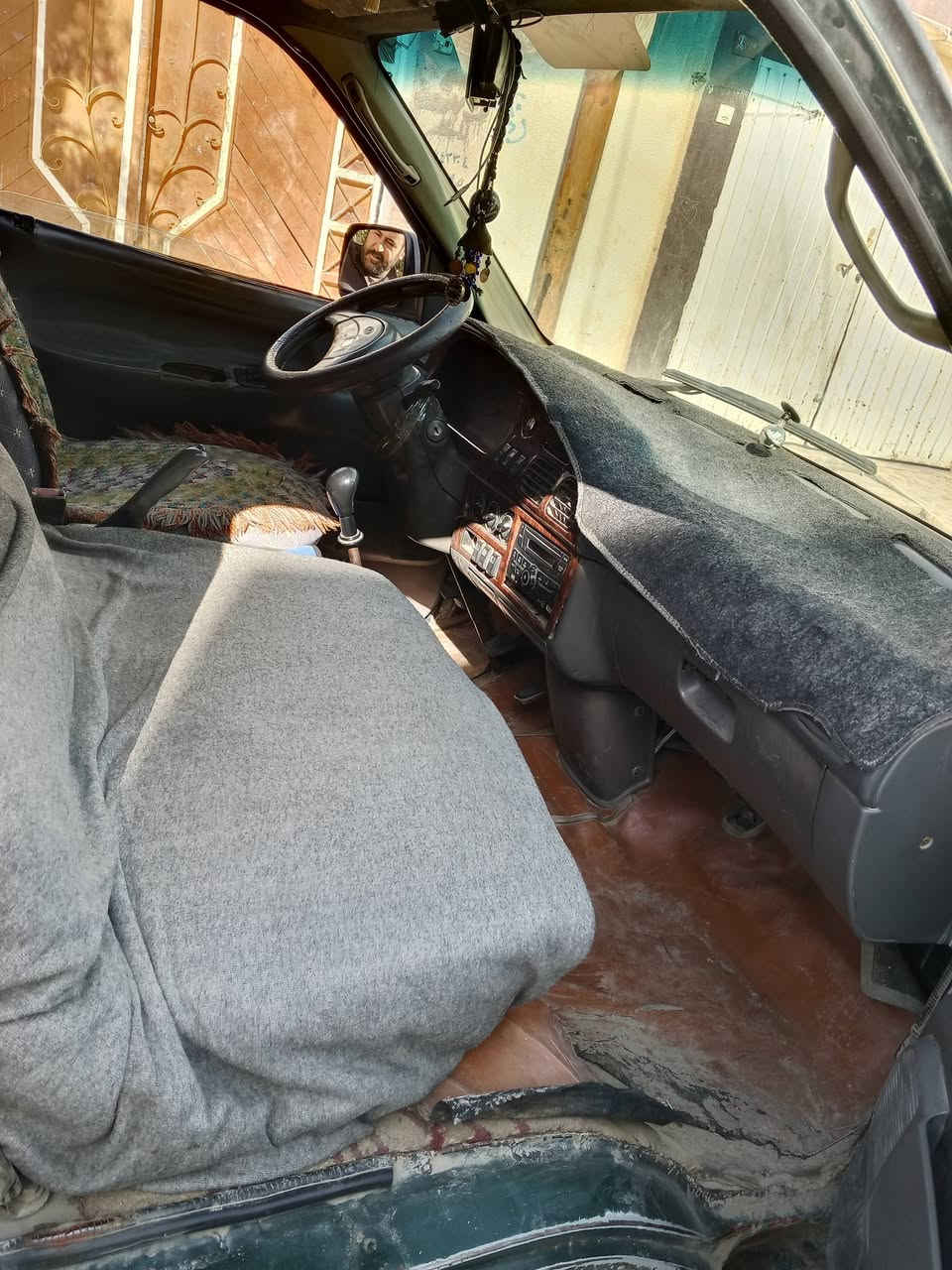 السلام عليكم كيا بريجو موديل 96رقمها بغداد الماني سنويه نهايه ال 27 شرط الوكاله والتحويل الشرعي يكاتبك 
صافيه هيه ومرور محرك كير اكسن شرط سياره حلوه مال شغل السعر 50 وبيها مجال 
اي ستفسار اتصل على رقم 
*********** 
اني مكلف بالنشر غير متواجد على فيس
