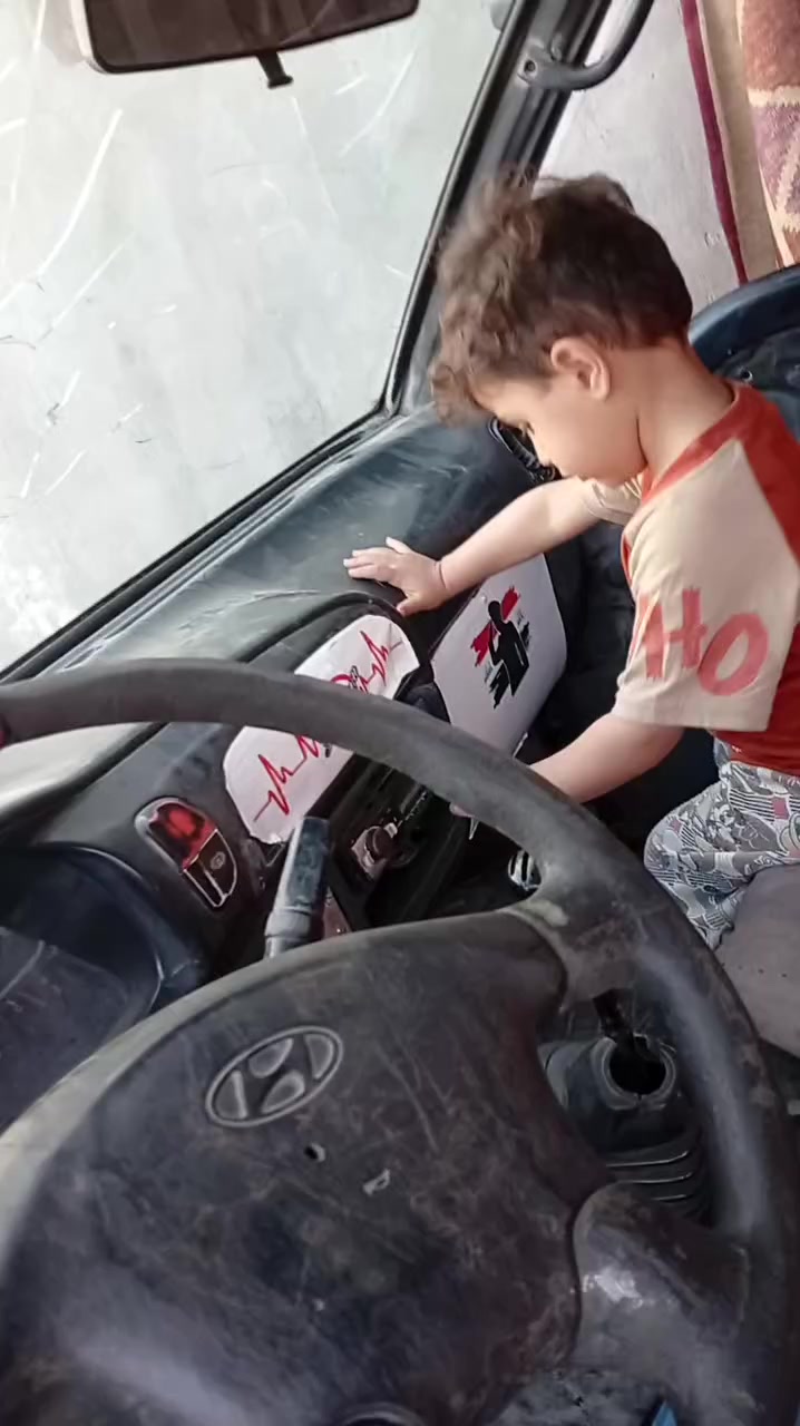 السلام عليكم سياره هونداي موديل 95للبيع مكينه كير بريجو بيها تبخير حداديه خير من الله باور عاطل ابيع كوم حديد بيها حصت كاز بيع او مراوس فتون للاستفسار ***********مكاني نجف 18وبيها مجال شي قليل
