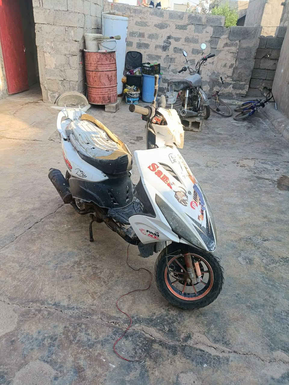 للبيع سعر100عايزو تصليح+***********
