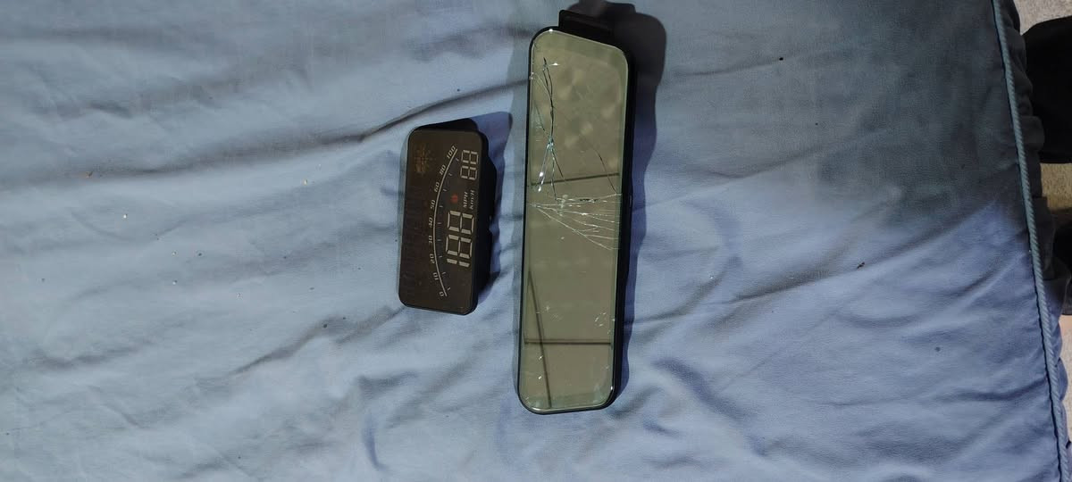 اخوان شاشات للبيع شغالات مابيهن عيب نضيفات شرط الشغل سعر القطعه 35 اذا كلهن 75 قفل اتصال *********** بي واتساب البصرة, العراق
