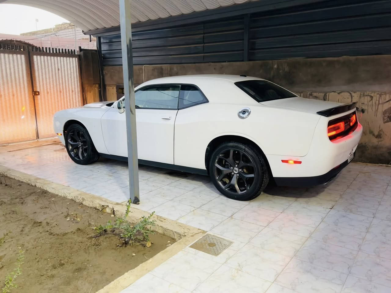 السلام عليكم 
جالنجر 2016
3600
موصفات عاديه تبريد قطعتين نظام سبورت
رقم بغداد
گير ومكينة مكفولات
ماشيه 103 ميل
هذا حادثها مثل ما موضح بالصور
وبعد تفاصيل بيها للتواصل 
***********
