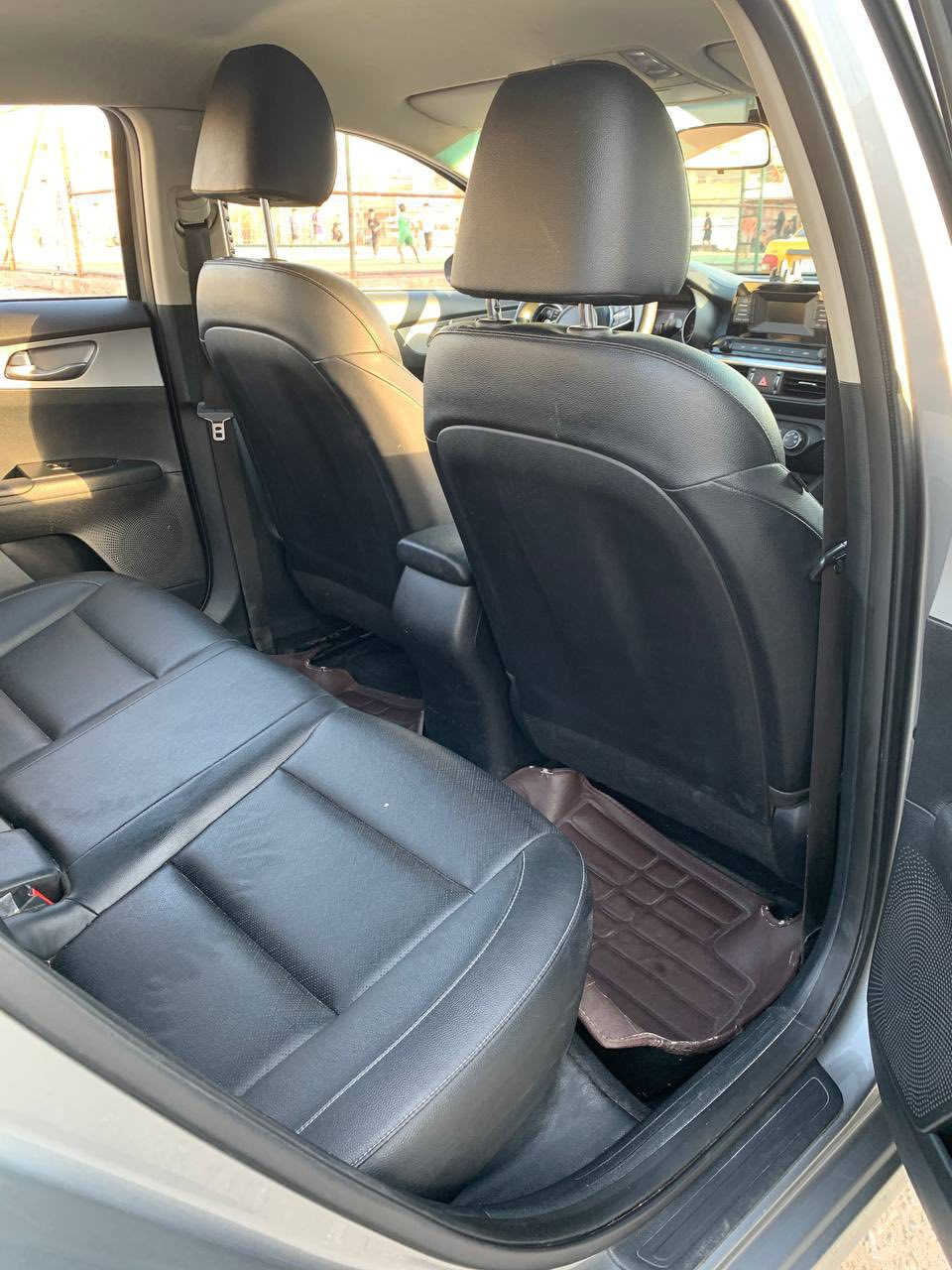 السلام عليكم….
للبيع Kia k3 وارد كوري اصلي (ليس صيني)موديل 2022 رقم بغداد  سونرها مرفوق مع الصور السيارة برغي مامفتوح بيها كير مكينة تبريد خير من الله هزة سنوية كلة جديد صدر تبريد تايرات جدد بيها فقط بارد (سونار المندلاوي) + بارد بسيط  السيارة مكفولة من الصبغ والتبديل فقط فقط صبغ بسيط بالدعامية 
المواصفات
تحكم ستيرن
درايف مود
حساس خلفي
مقاعد جلد
مكينة 1600 دوش دبل نوزل
تحديد مسار
مري شفط
تدفئة بالكشنات 
قيادة ذاتية
مبدل زيت محرك قبل يومين
السيارة ربع ماتصرف عليها وبالعافية على الي ياخذها

السيارة رقم بغداد بأسمي السعر 143وبيها مجال بسيط

العنوان:-بغداد نواب الضباط مقابيل شقق الحبيبية 

للاستفسار الاتصال على الرقم ***********
