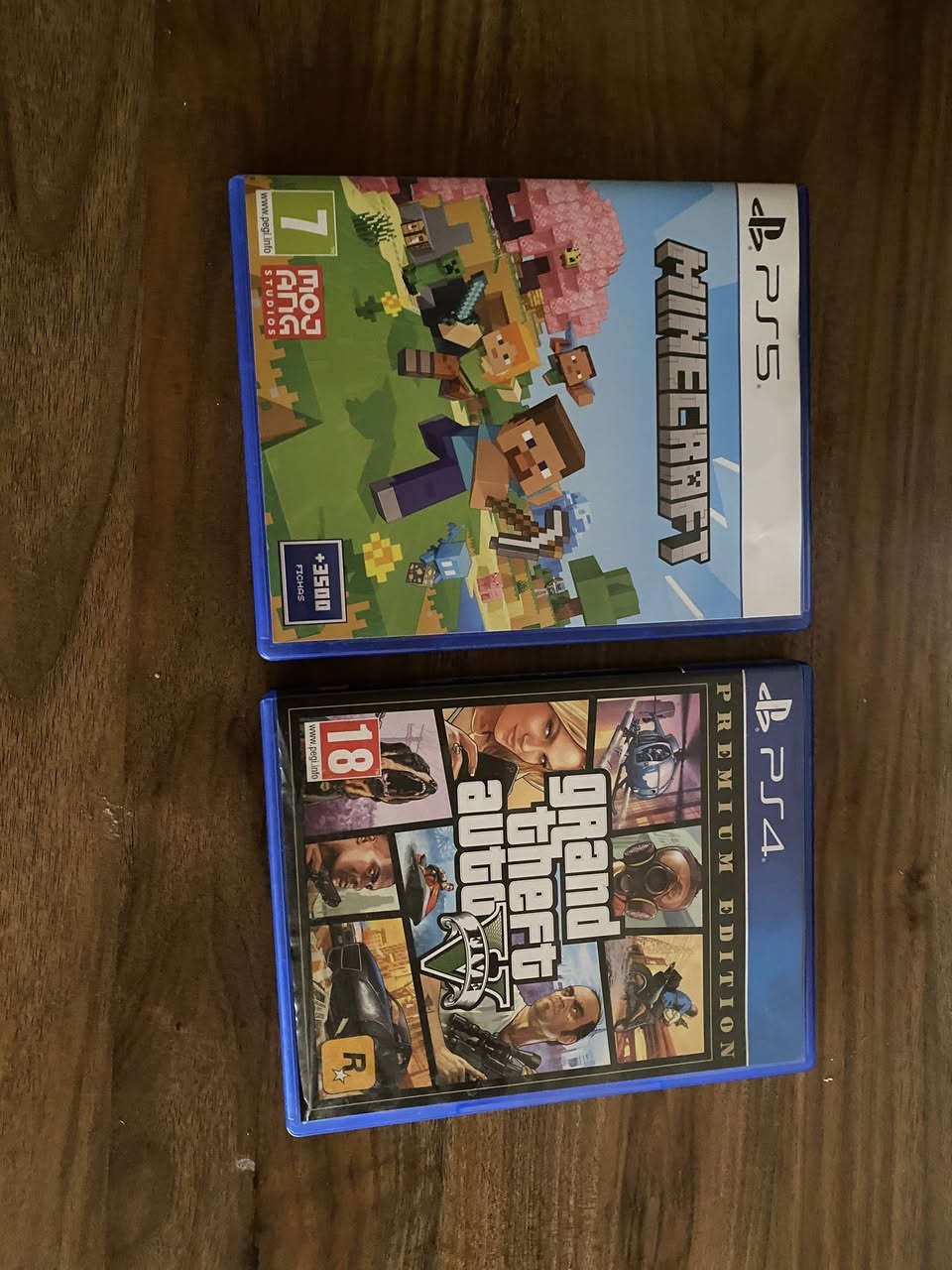 للبيع PlayStation 5 Slim (نسخة الديسك)
مستعمل 

* الجهاز بحالة جيدة وشغال بدون مشاكل.

* الكارتونة الأصلية موجودة.

* اليد الأصلية موجودة.

* لعبة Minecraft (قرص).

* لعبة Grand Theft Auto V (قرص).

* ويا UPS لحماية الجهاز من انقطاع الكهرباء.

* استخدام شخصي ومحافظ عليه.

المحتويات:

✅ PS5 Slim Disc Edition

✅ اليد الأصلية

✅ الكارتونة الأصلية

✅ Minecraft PS5

✅ GTA V PS4

✅ UPS farber (بطارياته الاثنين جديدات )

السعر ٨٠٠ الف 

للتواصل ***********

مكاني بغداد السيدية
