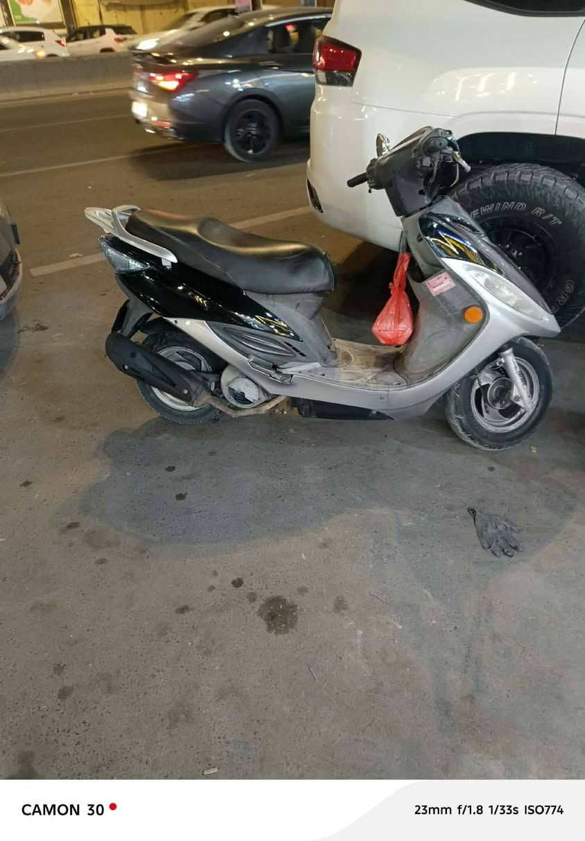 سلام عليكم دراجة كامكو جي فور محرك جديد مامفتوح 
سعر 550 تواصل خاص


**إذا كنت صاحب هذا الإعلان وتريد حذفه لأي سبب، رجاءا أرسل رسالة إلى الدعم الفني**