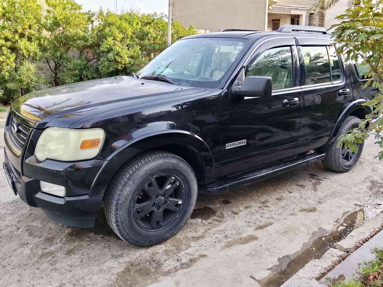 السلام عليكم اكسبلور 2008 محرك 6 سلندر مكينة وكير مكفولة المكينة مبدله قبل 4 اشهر تبريد شغال مبدل منظومة كاملة قبل موسمين تايرات خلفية جديدة ديسكات امامي وخلفي جديد دبلات جديدة مشط ستيرن جديد مجاول جديدة شادهنسيارة رقم اربيل بأسمي والسنوية تسقط بال27 شهر الثالث وهزة وبراد جديدة تنتهي  بشهر السابع السيارة كلين ما بيها اي ضربة فقط رش بابين جهة الركب اثر شخوط بس بيها ضربة خفيفة موضحة بالصور ابو دراجة طخها الصدر امامي خلفي جاهر بي نقص بس لقمة ستيرن ولاستيك رباط ومستحقة تبديل بلكات   كهربائياتها كلها شغالة السعر 103 وبيها مجال عنواني   بغداد  شارع فلسطين وصلاح الدين بقضاء بلد رقمي للتواصل ***********
