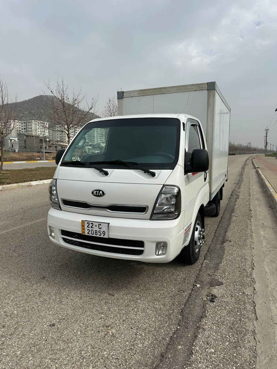 كيا 4000  موديل   2021 
گئرو مكينه ب شه رت  هه ردو نه فه كرينيه
بئ دعم و بئ صبغ  
د سه نه ويدا بوكسه 
تانك  130 لتر 
رقم سنوي و هزه جديدن سه ر نافي منه 
سياره يا ل دهوكي   
سعر  165 ورقه و مجال 
..........
سيارة كيا 4000 موديل  2021 
كير و محرك  ب شرط مو مفتوح 
بدون دعم بدون صبغ 
تانك 130 لتر 
سيارة كلش نضيف 
رقم سنوي هذة جديد 
تحويل  ب اسمي  
سعر 165 ورقة بها مجال 
مكان سيارة دهوك

*********** زاخو, دهوك
