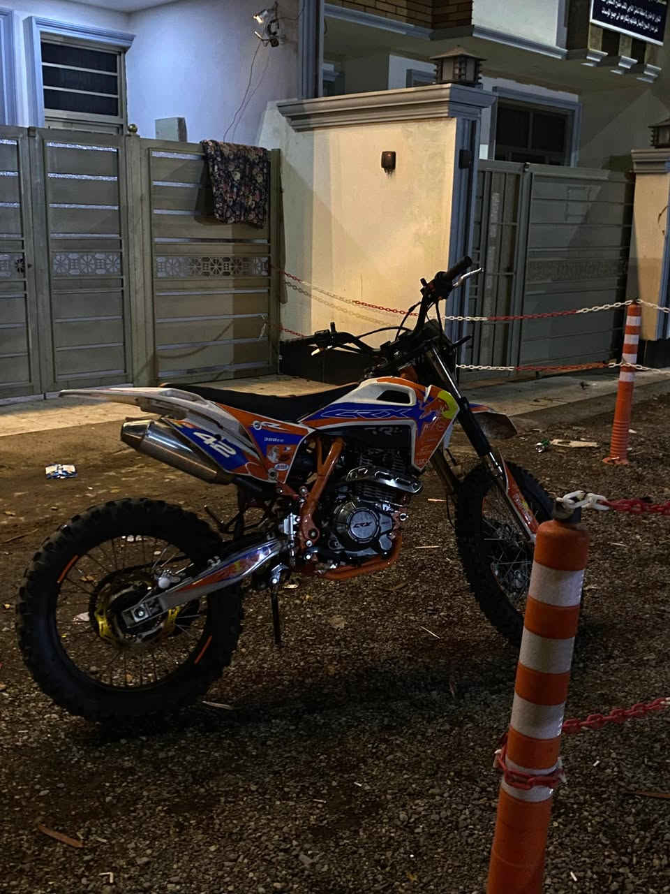 سلام عليكم CRX مكفوله كفاله عامة بعدهة بحالة الوكالة محرك 300ccعليهة ترتيب شوية ضمان شهر اي خلل ترجع كفالة عامةة نضافة ٩٠ ٪100 مكاني بغداد سعر مليون ونص قفل شراي يجي خاص ***********
