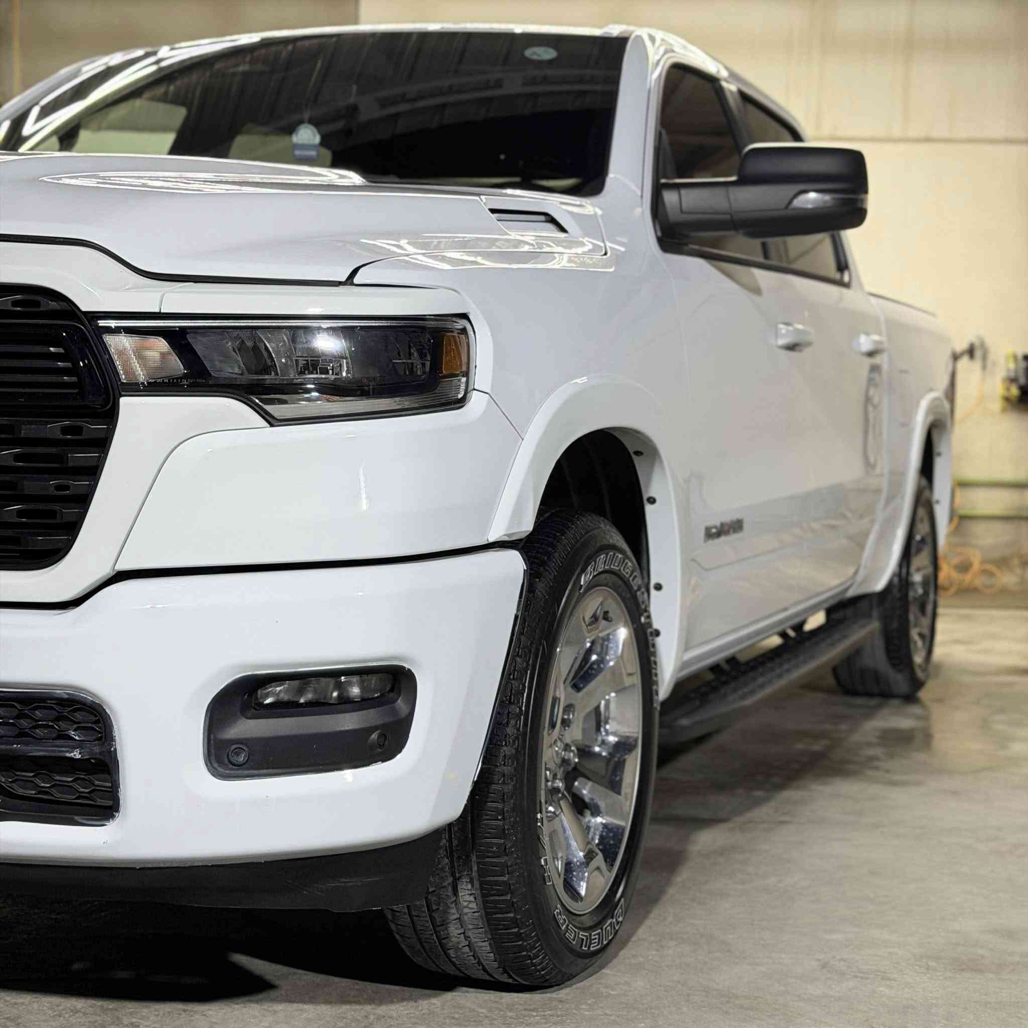 رام 2025 lone star  باب طويل بدي قصير مكينه 6 سلندر ايتورك ضرر خلفي ومبدل بدي وكتله نفس لون 2025 ورقم شمالي داخل فيروزي بدون ايرباك بدون شواصي جديد لوك مكاني الانبار هيت السعرر 390 ورقه وبي مجال 
***********
