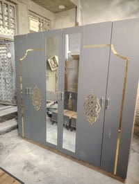 غرفه 5 قطع كنتور 240م جربايه كامله اي نقص ما بيها  ميز توليت سكك جديده...