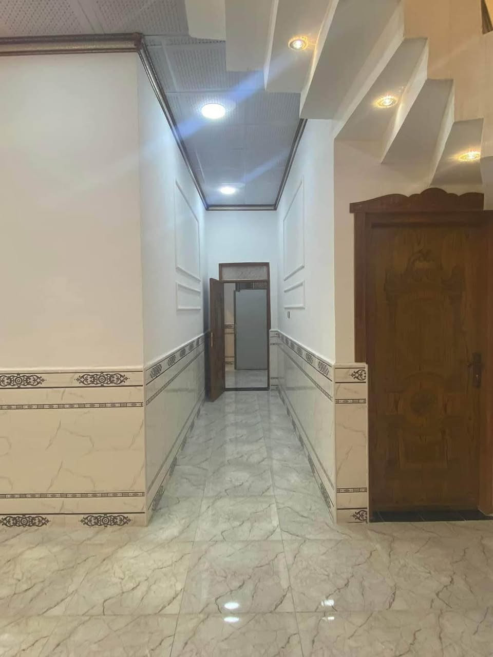 بيت للبيع 
مع الاثاث طابو صرف زراعي مساحه 200 متر شارع عشره متر
غرفتين وصاله ومطبخ وديوان وكراج 
العنوان ابو الخصيب كوت ثويني سعر 135 وبيه مجال قليل
*********** البصرة, العراق
