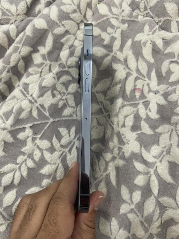 السلام عليكم
ايفون 13برو ماكس ذاكرة 256 بطارية ٧٥ الاصليه ما مبدله و مبدل فقط شاشة وسط مكاني صلاح الدين السعر ب 550 وبي مجال للناس الطيبه للاستفسار اتصل *********** .
