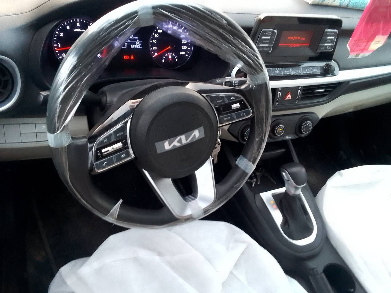 سيراتو 23 خليجي مكينتها 1600 بدون رقم دخول جديد ماشية 38 ألف سعرها 148 ورقة وللاستفسار اكثر الاتصال على الرقم ***********
