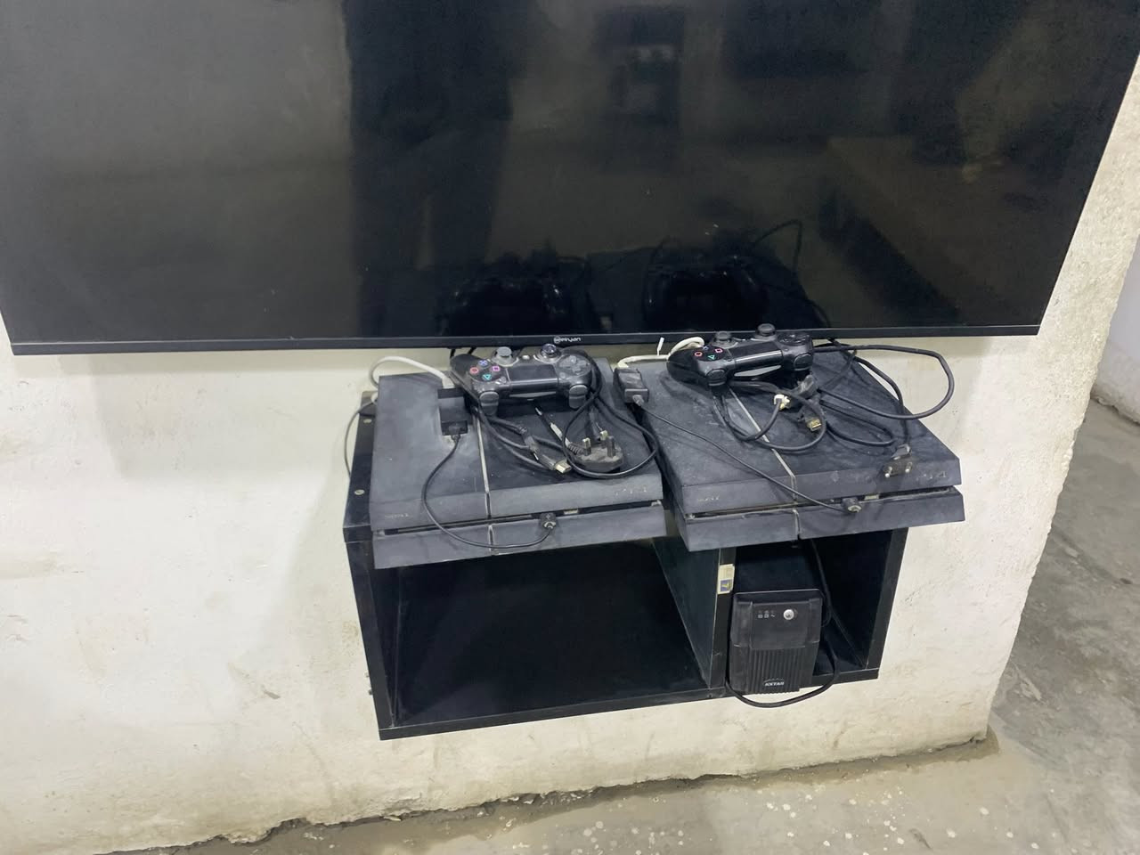 السلام عليكم شاشتين حجم 52مستخدمه اقل من شهرين سعر الوحده 300 وبي مجال بلي 4فات مساحة التخزين 400 رام 12 مع جوستك وحده سعر البلي الواحد 200وبي مجال


**إذا كنت صاحب هذا الإعلان وتريد حذفه لأي سبب، رجاءا أرسل رسالة إلى الدعم الفني**