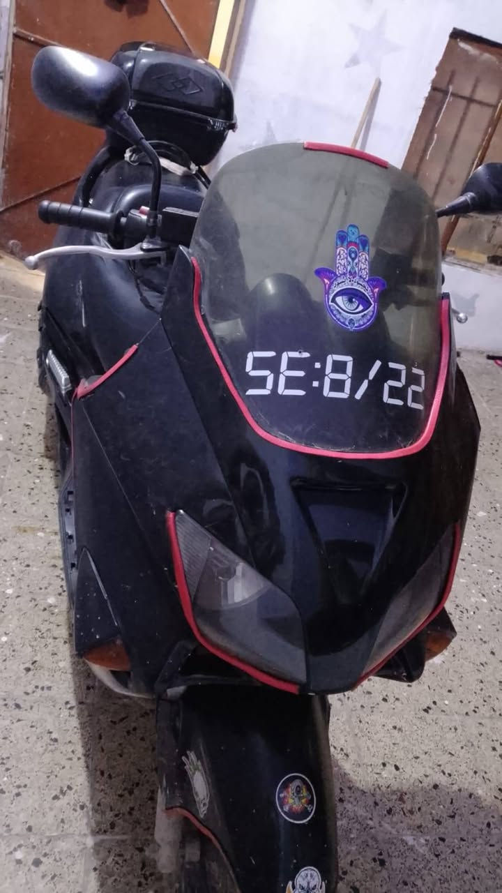 السلام عليكم دراجه فورزه 06 كامله مابيها نقص بس كتف شحن دراجه تخبل كلش نظيفه من الكفرات للمحرك للكهربائيات بس كتف الشحن عنواني 
بغداد حي النصر شارع الجامع  السعر 700 اوبيها مجال بسيط
***********
