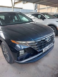 للبيع هونداي توسان 2022 هايبرد حادث جاملغ وبعيد بدون داخل السعر 17000$...