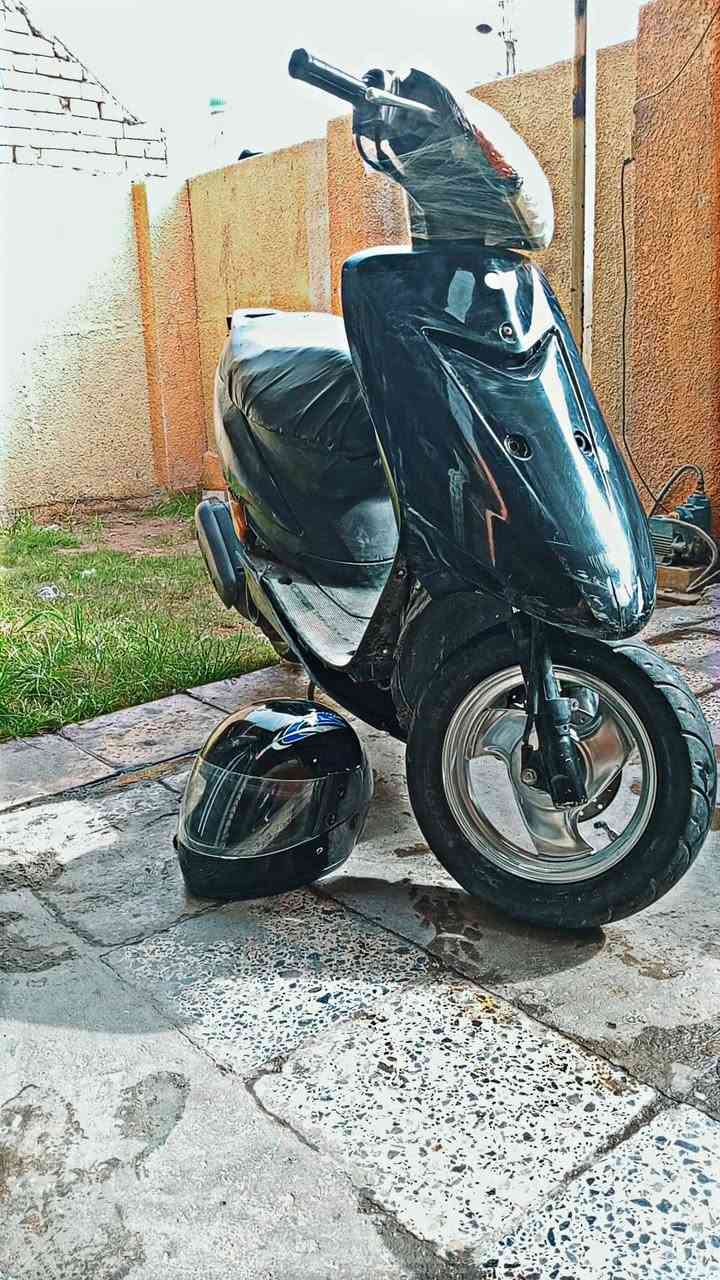 دراجه عصفوريه فحل سرعه 60 كهربائيات كامله اشاير بك لايت ابلادي ديل ابلادي الدراجه اي شغله تجاريه مابيه نقص فقط عداد سرعه السعر ٣٥٠ او بيه مجال مكاني بغداد حي العامل رقم تلفون *********** واتساب موجود 👍🏻🏍
