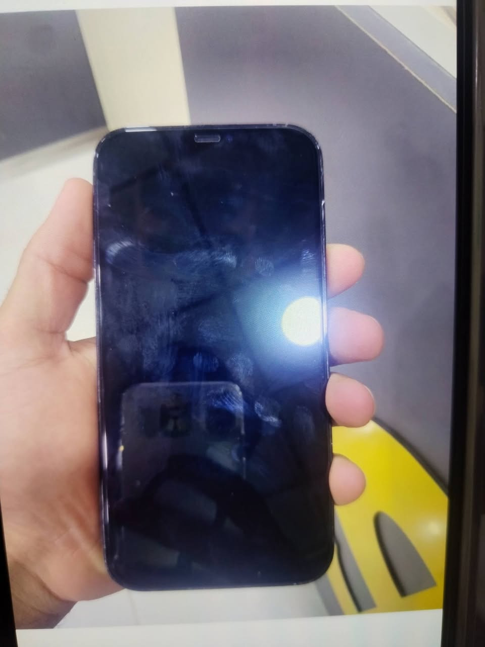12برو ماكس مبدل شاشه ولكامرات مو واضع يرادلهن تنضيف فيس ايدي شغال بطاريه 81 سعر 270مال واحد مستعجل وماكو هيج سعر ***********
