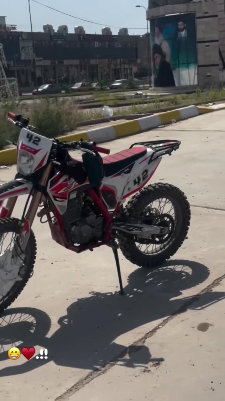 السلام عليكم قفاز  300cc crx للبيع
موديل2025 نازله بل2026 دراجه نضيفه من البيت للدوام دراجه نضيفه مكفوله جيب وياك فيتر وخل يفحصه اوراق كامله السعر 1400 وبيه مجال المكان الدوره ابو جير الرقم***********
