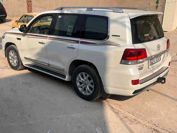 للبيع لاندكروز بريم ٢٠١٦ مكفولة كفالة عامة ماشية ١٥٥ الف مكان السيارة ديوانية السعر ٤٩٠ وبيهه مجال بسيط للاستفسار الاتصال ***********
