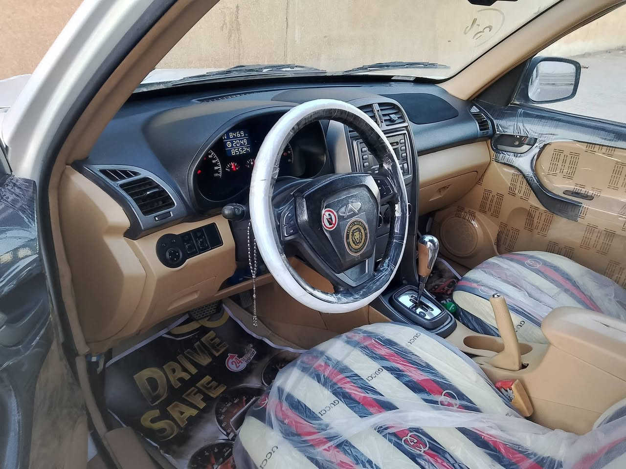 تيكو مديل 2013 سياره جاهزه من كلشي مكينه كير حداديه جدد السياره مال جنيان مناقصه شي تبريد تتفئه  كشنات تتفئه السياره رقم دولي جديد هزه جديده السعر 49 التصال***********
