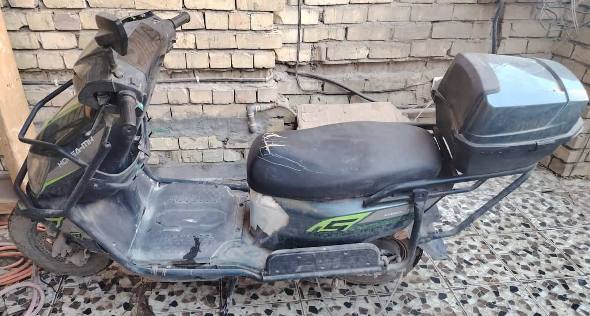 السلام عليكم دراجه شحن كوريا ام ار للبيع بدون بطاريات شغاله بس تخلي بطاريات وتطلع ست بطاريات اي نقص ما بيها بس البريك الامامي يراد له وايرالسعر 300واتساب  ***********
