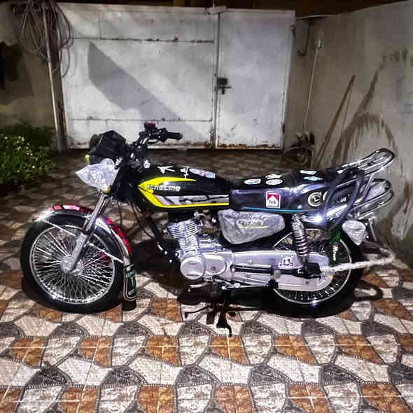 السلام عليكم
دراجة تايكر سولنك ورقة كارتونية دراجة جديدة موديل 2024 دراجة تخبل مال جناي محركهة اذا مفتوح لو ممدودة عليه سبانة اخسرلك الدراجة معدل يخبل دراجة على ايدي مداريها من ناحية الدهن والبانزين عطلات ماكو الله شاهد ورسولة من جبتها لليوم ما وصلت مصلح محرك جديد جمبزة بسيطة ما بيها اي نقص كاملة صوتهة حلو لايت امامي قوي كلش عالي ناصي بيها نشرات بل ماصدة ويم المحرك وعلامة السولنك الامامية ب اختصار دراجة كاملة مكملة سعر 725 وبيها مجال للشراية 
مكاني ديالى بعقوبة السايدين بل قرب من المدرسة الصينية لل اتصال ***********
