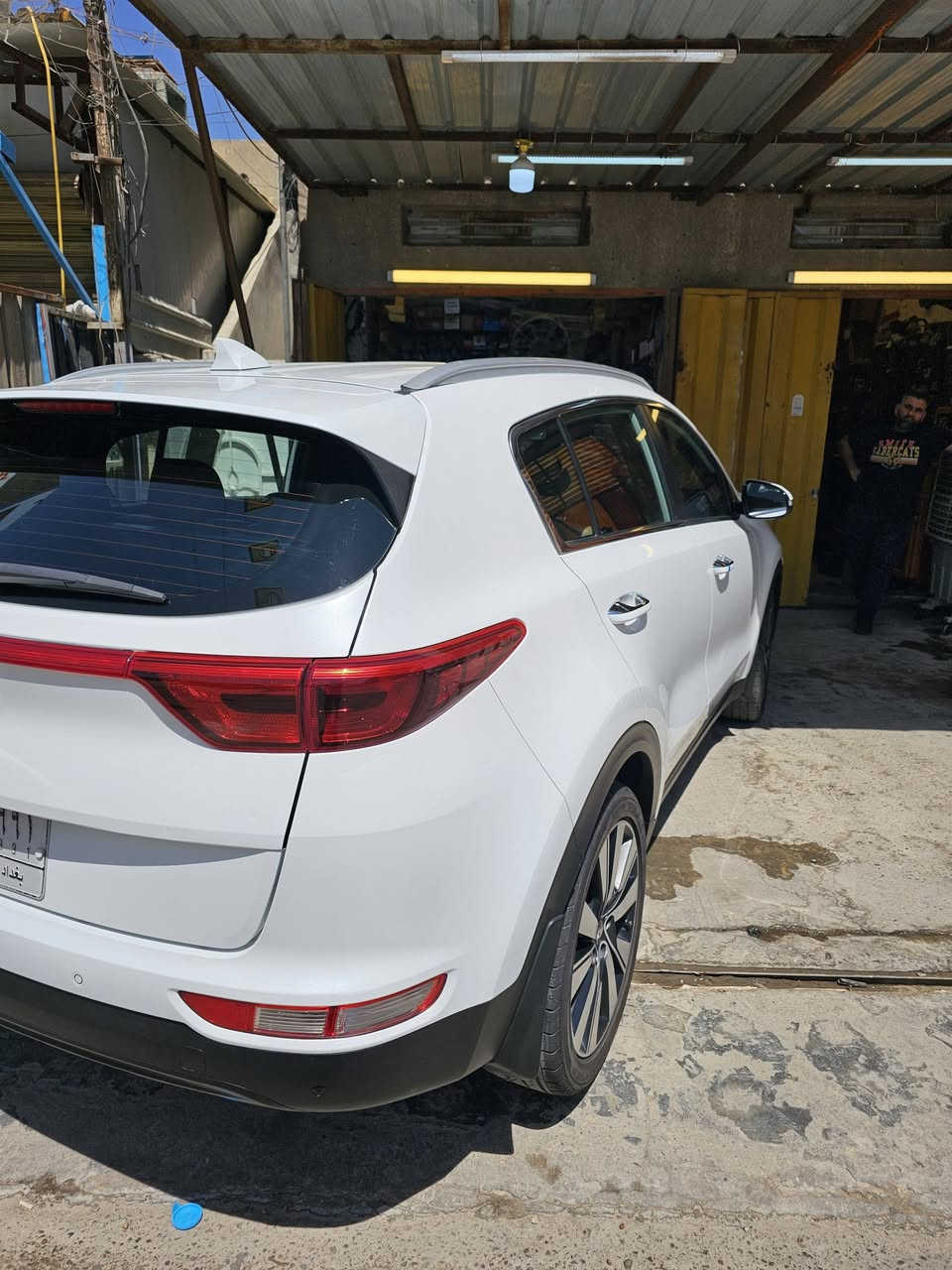 السلام عليكم سبورتج خليجي 2017
ماشيه 95 فول موصفات  قماره حديد 
مكفوله من الصبغ والتبديل حتى الدعاميات 
بارد خفيف باب الصدر ممبين 
مكان السياره بغداد ♧
***********♧...
السعر 185 بيها مجال بسيط....
