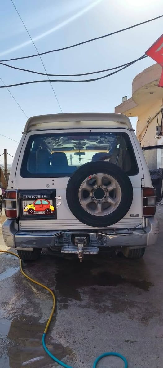 السلام عليكم باجيرو للبيع بجعه موديل 98 كير محرك بلادي 3000
اوتماتيك سياره نضيفه 
خير من الله 
المكان نجف 
السعر 65 وبيها مجال
الاستفسار ع هاذه الرقم ه‍ ***********
