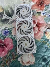 مروحة Thermalright • ٣ قطع • ضوء حائط ذكي ١٨ قطعة