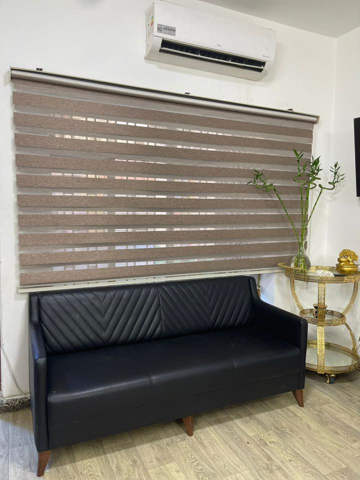 كافه الاشياء الموجوده في الصور معروضة للبيع للاستفسار الاتصال على الرقم ***********  
***********
