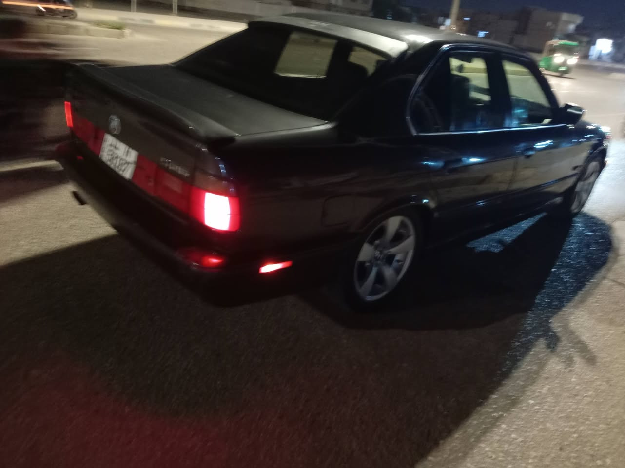 السلام عليكم بي ام مديل92 تعمير جديد سياره مكفوله من اي ضربه كير و مكينه و حداديه جدد مكينه مسكر تخم تاير جديد ويل كب جديد تبريد خير من الله رقم بغداد انكليزي سنويه لغايه 2030 سياره جاهزه مابيه كل نقص غرفه بل كامل جديده عنوان السياره كربلاء السعر
 65وبيه مجال الرقم ***********
