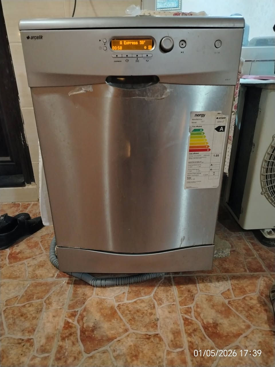 غەسالەی قاپ شتن مارکەی ئارچلیک شتێکی زۆر پاک و تازە و بێ عەیبە لە سلێمانی نرخی 150000 و مەعملەیەکی کەم ژ. م ***********
