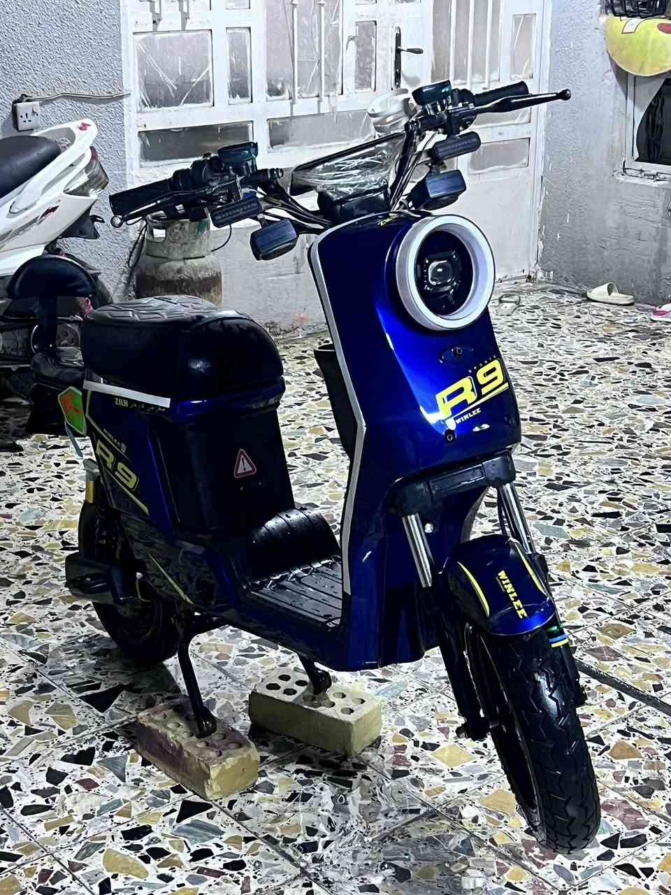5  R 9بطاريات
شاحنه وغراها كامله للبيع 400
مكاني بغداد الشعب 
***********
