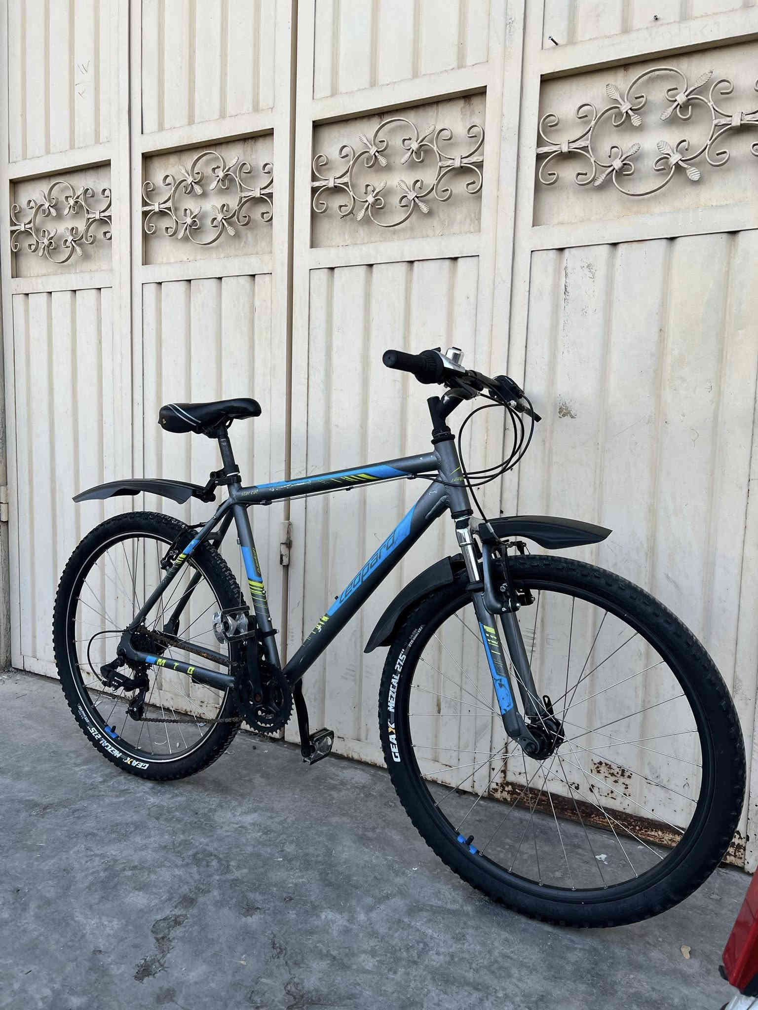 باسکیل /سویسری
حجم/٢٧.٥
جسم/فافۆن 
ستم/shimano 
کیر٨-٣
دەبل امامی 
تایر ماکە GEAX MEZCAL
مکینە خلفی Tourney
توصیل موجود 
سعر ٢٧٥ الف بها مجال 
عینوان -کلار -رزگاری 
ژ.م ***********
واتئاپ موجود
