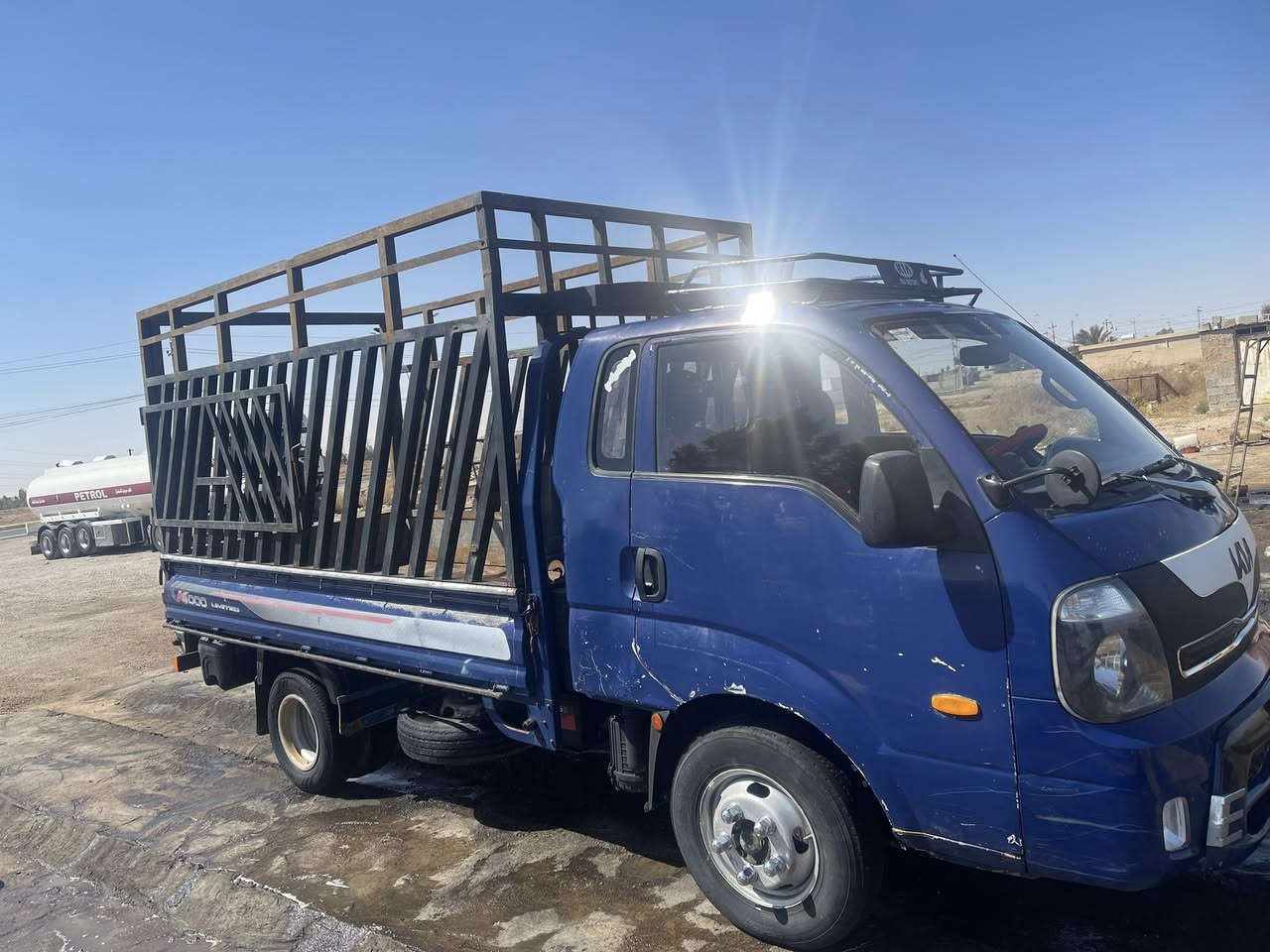 فحل 3000موديل 2008محرك كرنبا محور بم ونوزل مكفوله السعر 75بيه مجال رقم الهاتف ***********
