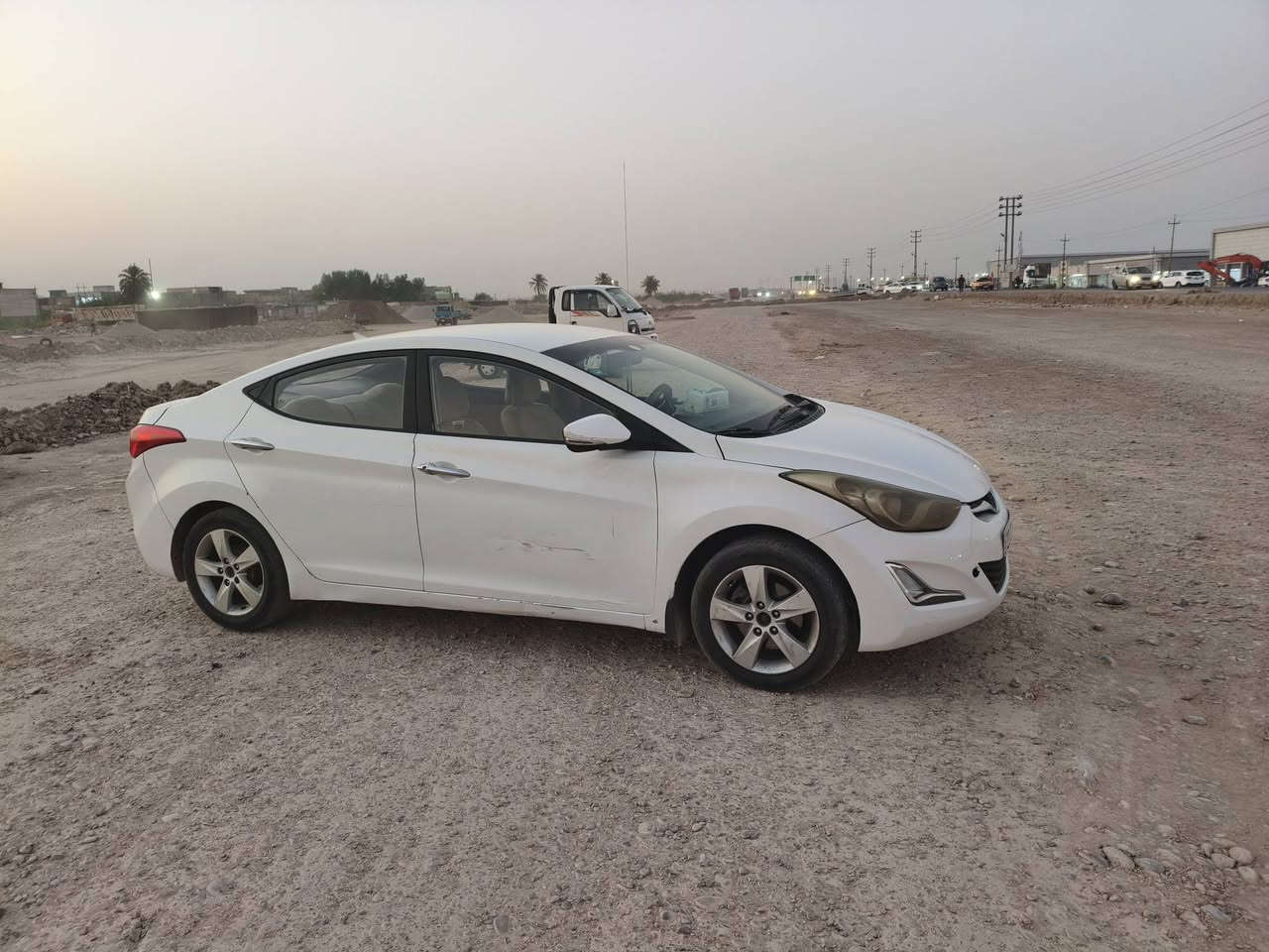 الانترا خليجي 20012 حمرك 1600 السعر 95 بيه مجال للشراي ***********
