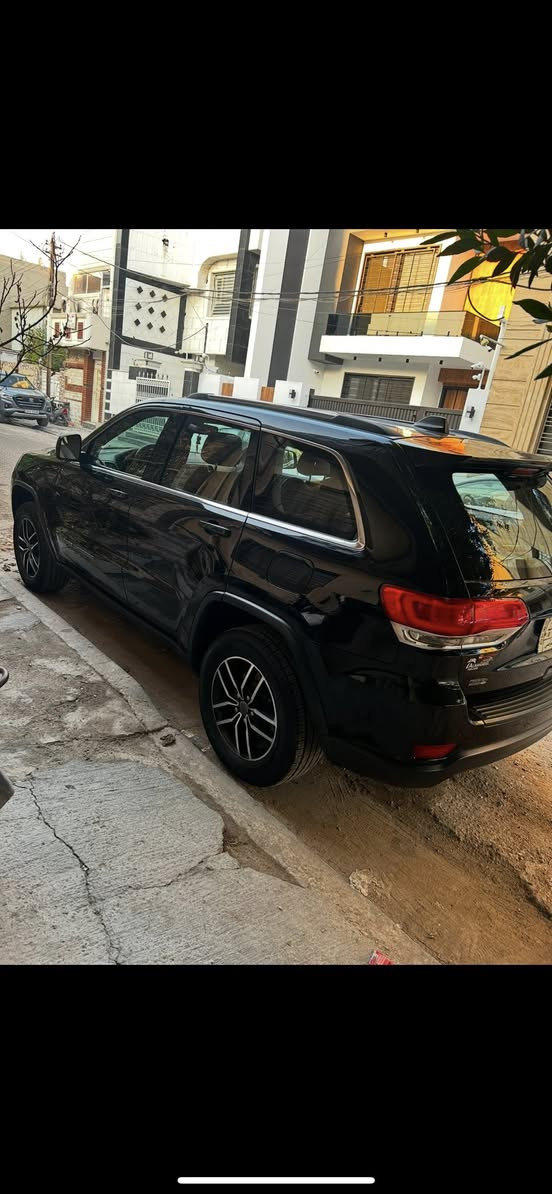 للبيع 
جيب لارديو 2017 امريكي
بدون حادث فقط بارد مثل ماموضح بالسونار
رقم بغداد باسمي 
سياره نظيفه بمعنى الكلمه
*********** واتساب
مكاني بغداد
