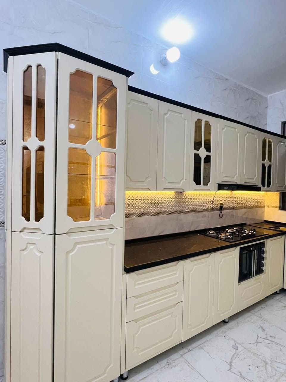 عرض راس السنه 
عمل جميع انواع الكاونترات 
الداخل المنيوم والخارج HDF
والداخل المنيوم والخارج ndf
والداخل والخارج المنيوم 
ومع ضمان مفتوح وجوده عاليه 
وحسب طلب الزبون 
هديه مع كل كاونتر 

أحمد الشمري
***********
محمد احمد
***********
مصطفى ابو خلفه ‭
0772 249 8156‬
@إشارة
