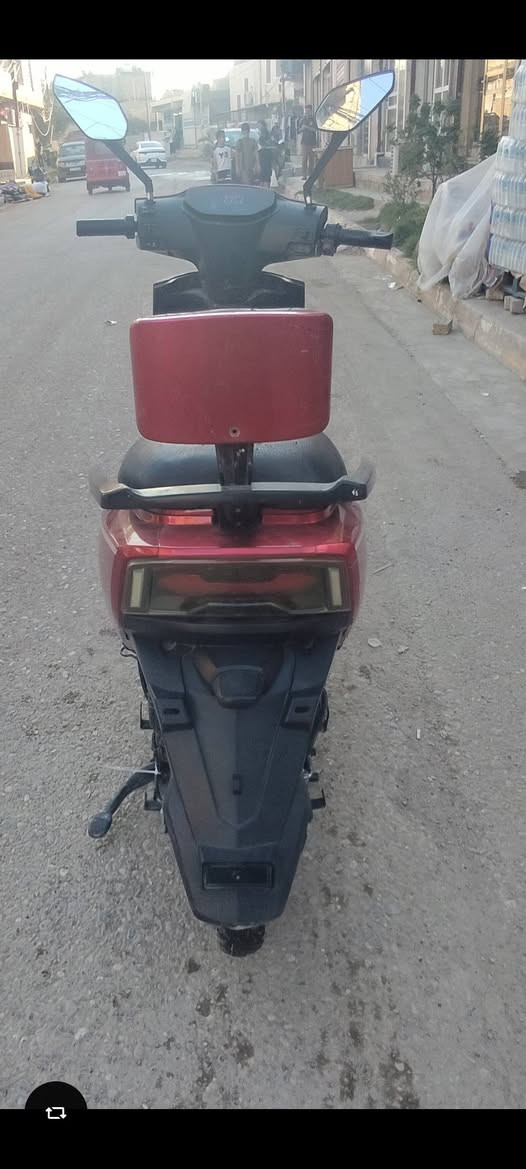 متاح دراجه راجه نضيفه  بصمتين وسويجين  انفخن البطاريات وعطلت  كهربايات كله شغاله ابيع عاطله وبدون بطاريات اليعر 150 بغداد الجزيرة السياحيه هاتف *********** بغداد, العراق

