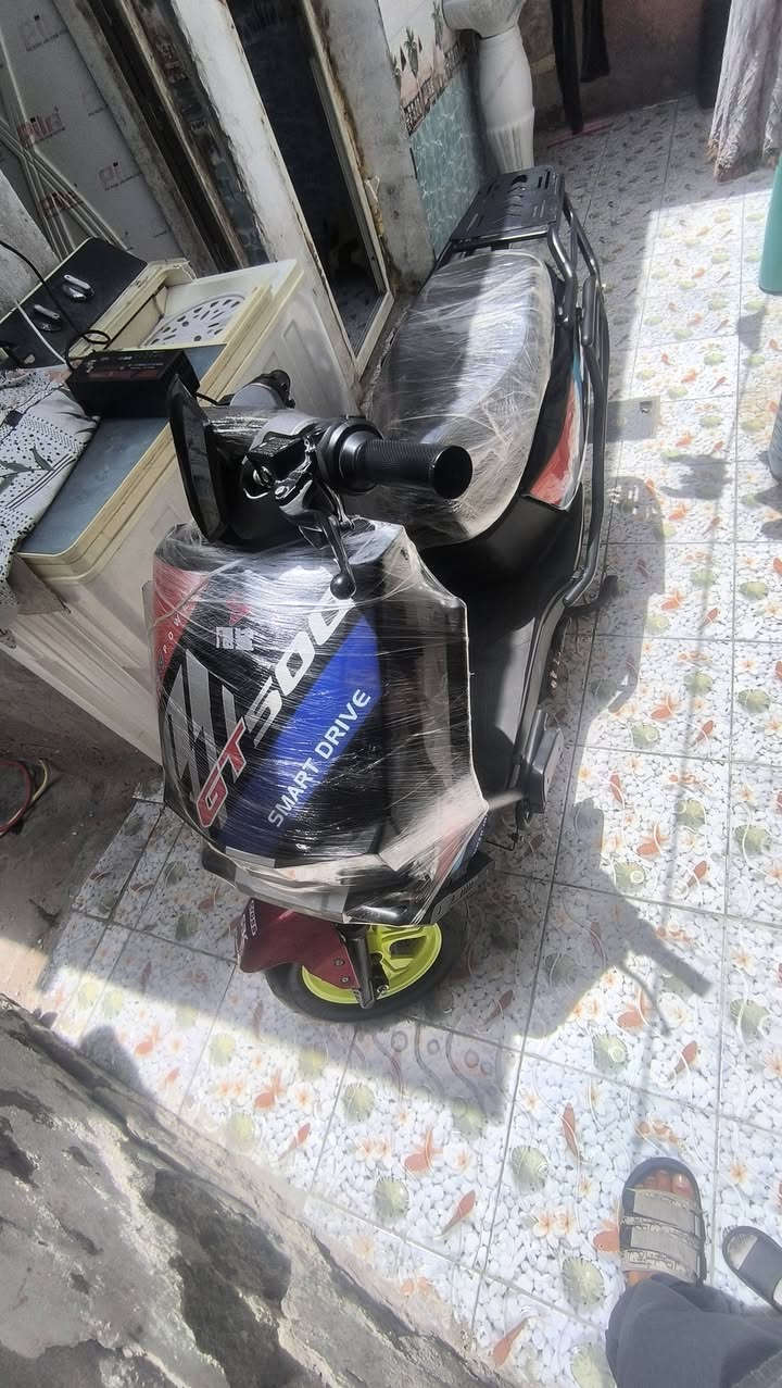 دراجه GT500  6 بطاريات الفئه الحديثه
الله شاهد ماخذهه مليون و 100 
اي شي بلدراجه شغال تمشي 100 
دراجه كلش نظيفه 
رايدهه ب 800 قفلهه الشراي يتصل وانه خادم 
***********
