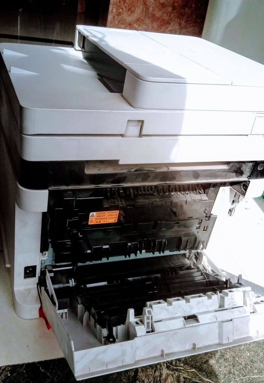 السلام عليكم
اللهم صل على محمد وال محمد 
طابعة كانون (Canon) شبه جديدة للبيع - موديل 2024 🖨️
التفاصيل:
الحالة: الجهاز نظيف جداً واستخدام 3 أشهر فقط.
الموديل: Canon F814800 (صناعة فيتنامية أصلية).
تاريخ التصنيع: شهر 3 سنة 2024 (يعني الجهاز لسه بعمره).
الملاحظات: الطابعة شغالة 100% وما بيها أي نقص، فقط الشاشة مكسورة وتحتاج تبديل أو استخدامها كما هي إذا كان التحكم عن طريق الحاسبة.
الكهرباء: تدعم نظام الكهرباء العراقي مباشرة (220-240 فولت).
سبب البيع: السبب عدم التفرغ لتصليح الشاشة 
للتواصل: مراسلة الخاص
السعر ٢٠٠ قفل


**إذا كنت صاحب هذا الإعلان وتريد حذفه لأي سبب، رجاءا أرسل رسالة إلى الدعم الفني**
