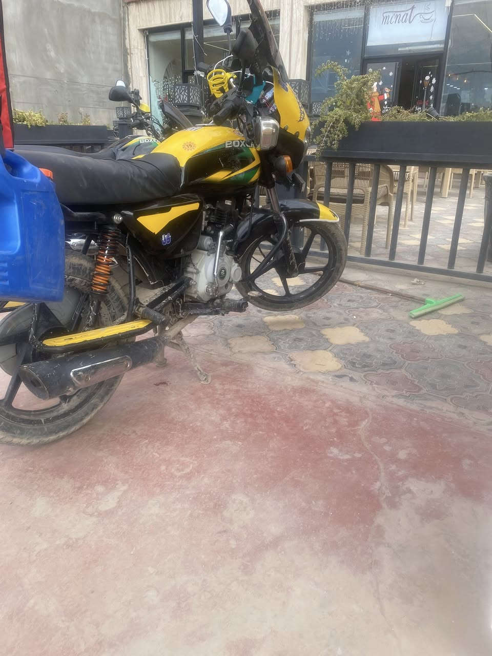 يالله سلام عليكم 🫡
دراجة بوكسر //موديل٢٠٢٢

دراجة حلوة وخير من الله 

اوراق نقص ورقة بس الصفر 

للمراوس شعندك نزل 

العنوان //ديالى بعقوبة تقاطع القدس 

رقم الهاتف ***********
