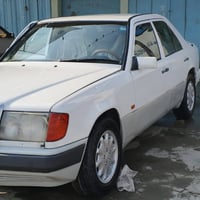 مرسيدس دب • ١٩٨٦ • مكينة ٢٥٠٠