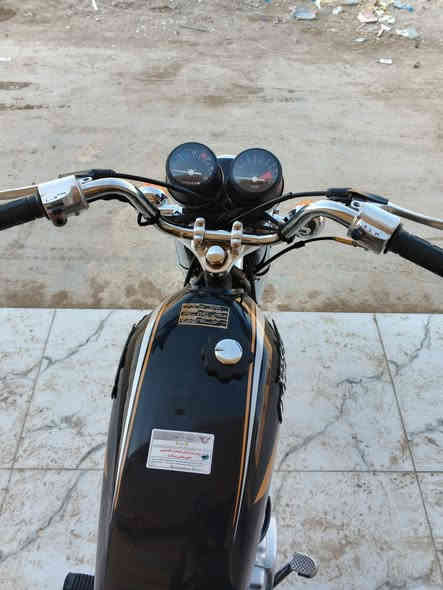 سلام عليكم دراجة اربعة كير تعمير جديد شاصي هوند مرقم وشرط رقم مميز دراجة ماشية 800 كيلو الف ماداكة محرك انتنس شلعة ومعدل برغي ما مفتوح فر المصلحين كلهة دراجة تاخذهة الف ما ذب عليهة كاملة من كهربائيات ومن شكل  تعمير باكستاني السعر مليون 650 وبيهة مجال المكان كوت انوار الصدر الاستفسار ‏‪***********‬‏ متواجد خاص
