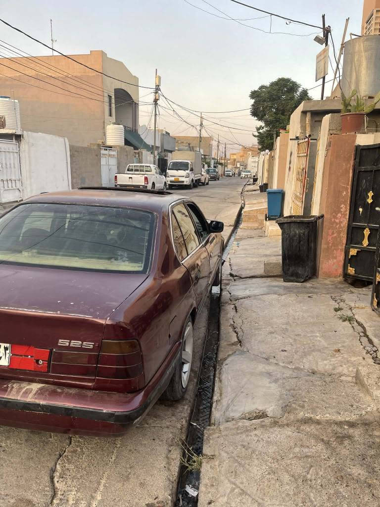 سلاوي خوا له هه مو لايك ئم بئيمه بو فروشتن 525كه بسه كيرو مه كينه به شرت ئاكسلي سبورته زورزوربه قوه ته سياره كه هيج ليدرانه كي نيه بشو بشتي كبسه ته نها سقف موسه سياره كه واجيه به شرتي ئولياتي أربيل, العراق


**إذا كنت صاحب هذا الإعلان وتريد حذفه لأي سبب، رجاءا أرسل رسالة إلى الدعم الفني**