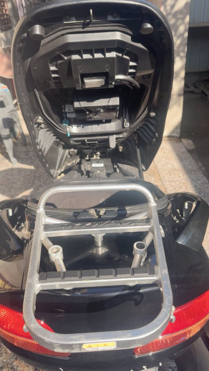 سكاي ويف 650 كفاله عامه ماشيه 11 ألف
جامه مضلعه مري شفط السعر 27 مكان بغداد الزعفرانيه
***********
