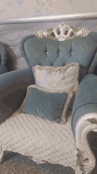 تخم قنفات ١٠ مقاعد ملكي للبيع مع طبله دائرية نظيف جدا السعر مليون ....بغداد حي الاعلام  
***********
