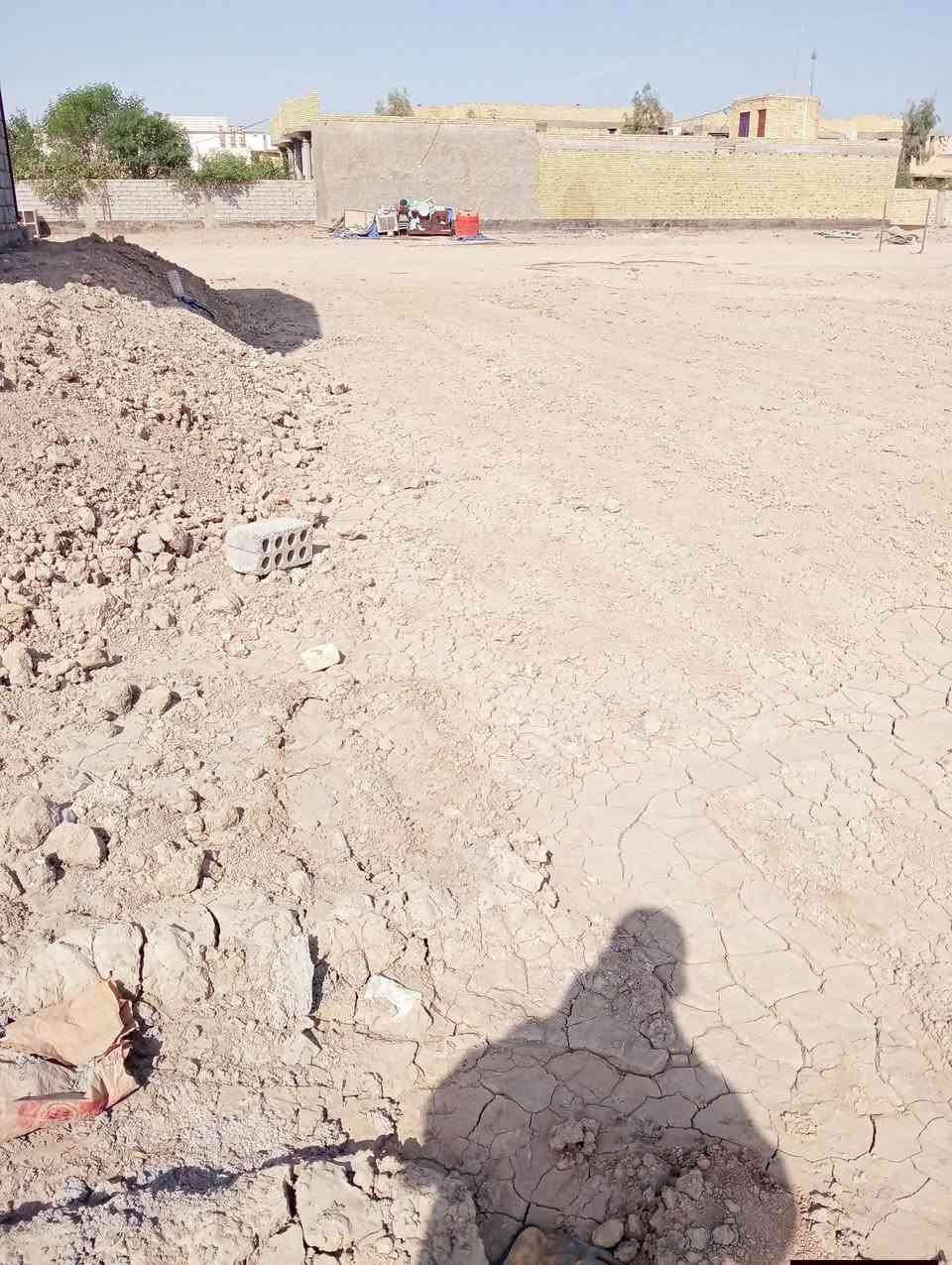 السلام عليكم اخوان قطعة زراعي للبيع المساحه 400 خدمات كامله العنوان قرب سيطره البوعظم على طريق المشايه الاستفسار على الرقم *********** او واتساب

